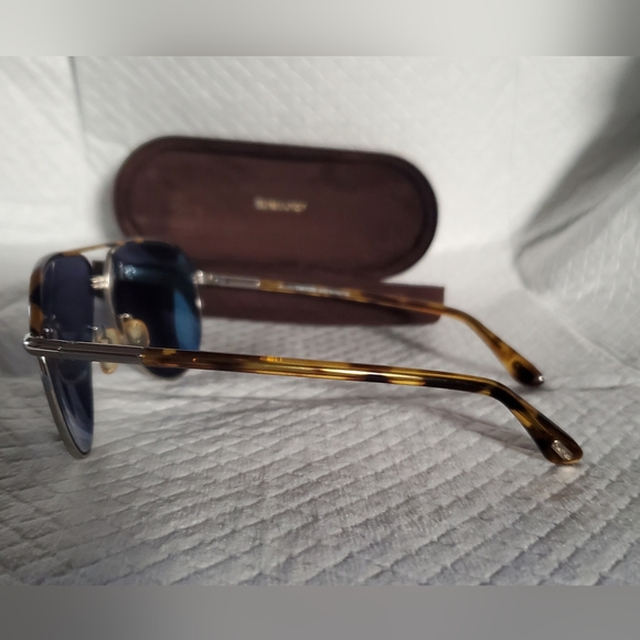 "TOM FORD","SUNGLASSES"..."Reasonable Offers Accepted"... - Picture 4 of 8